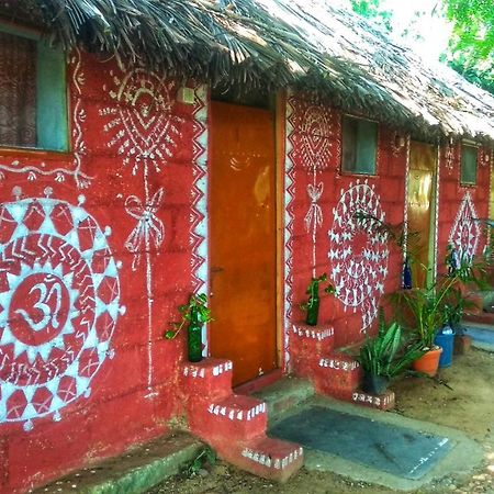 Om Shanti Om Homestay Хампи Экстерьер фото