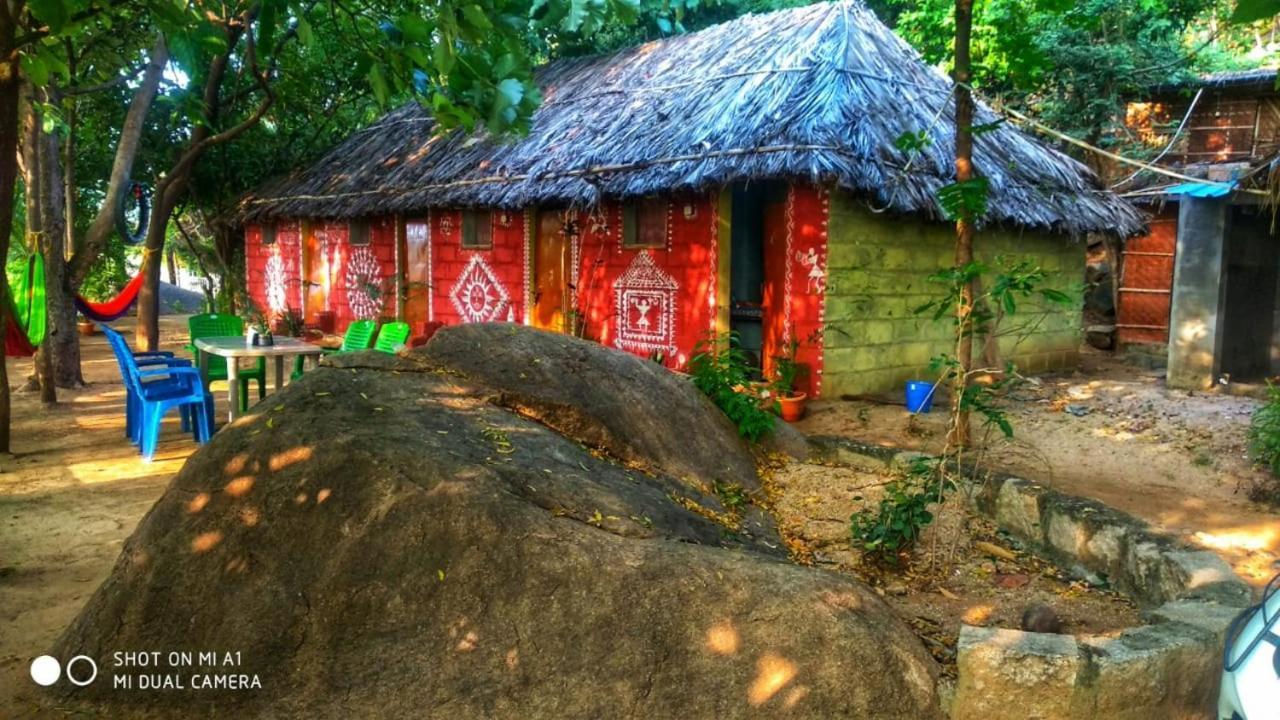 Om Shanti Om Homestay Хампи Экстерьер фото