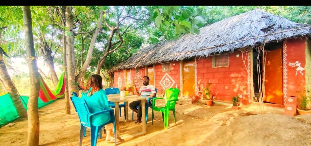 Om Shanti Om Homestay Хампи Экстерьер фото